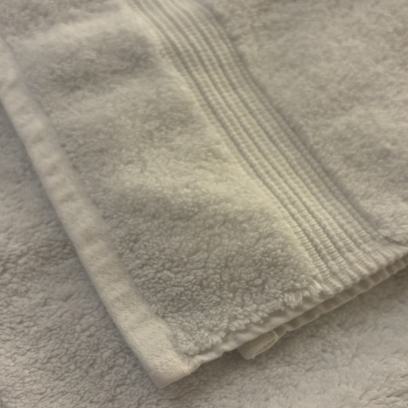 Hudson Park Collection bundle in white - Picture 5 of 8